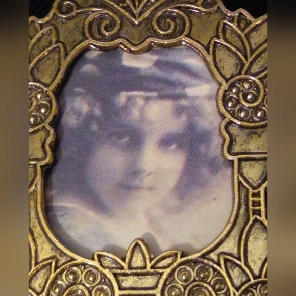 Vintage Signed  Picture Frame Brooch Pin Victorian Style - Picture 2 of 5